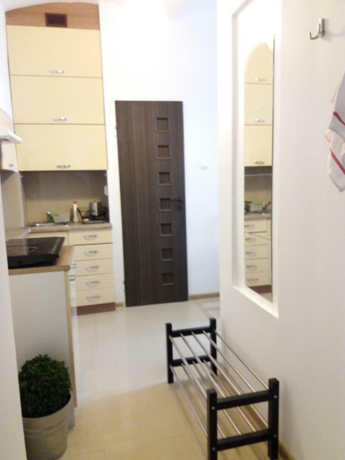 Klimatyczny Apartament Lägenhet Krasków Exteriör bild