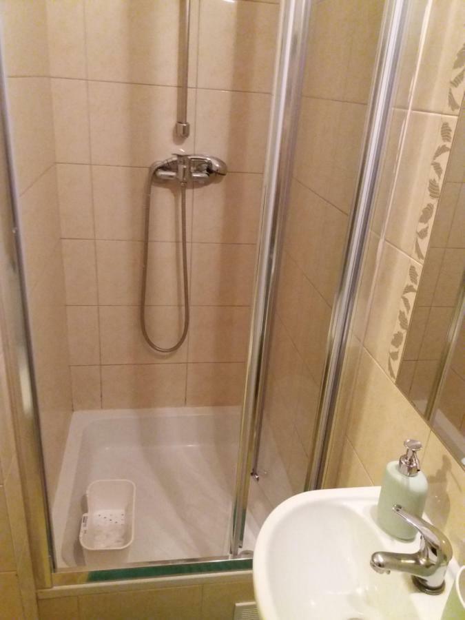 Klimatyczny Apartament Lägenhet Krasków Exteriör bild