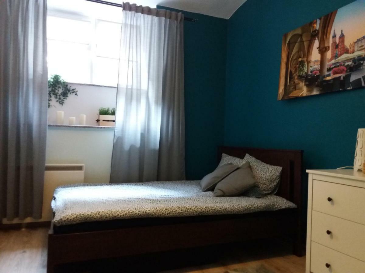 Klimatyczny Apartament Lägenhet Krasków Exteriör bild