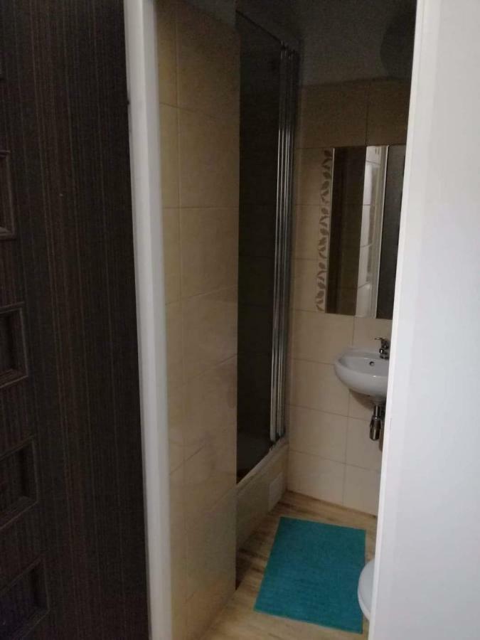 Klimatyczny Apartament Lägenhet Krasków Exteriör bild
